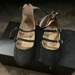 Belladia black flats